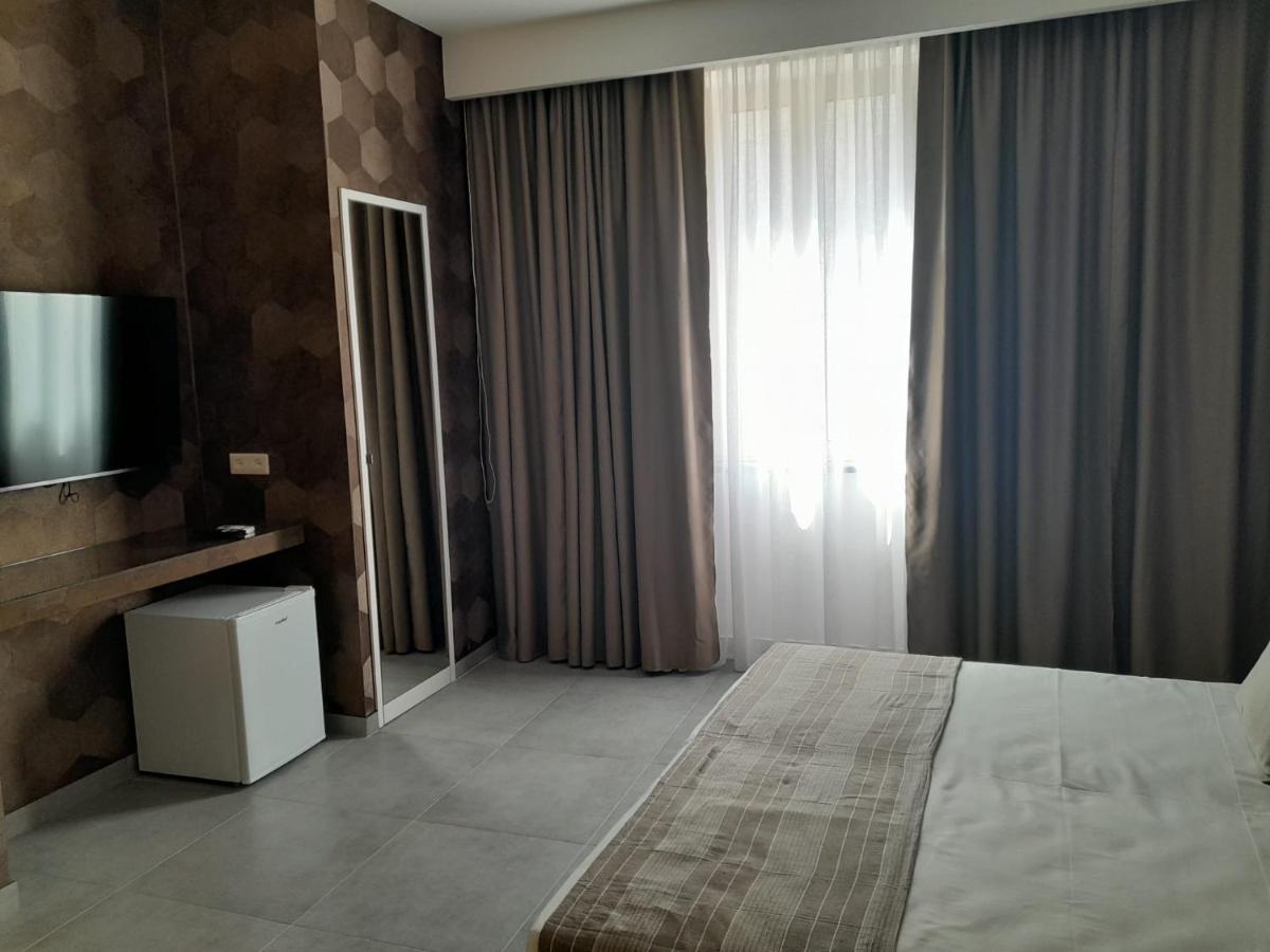 Baaria Apartment Barcellona-Pozzo di Gotto Bagian luar foto