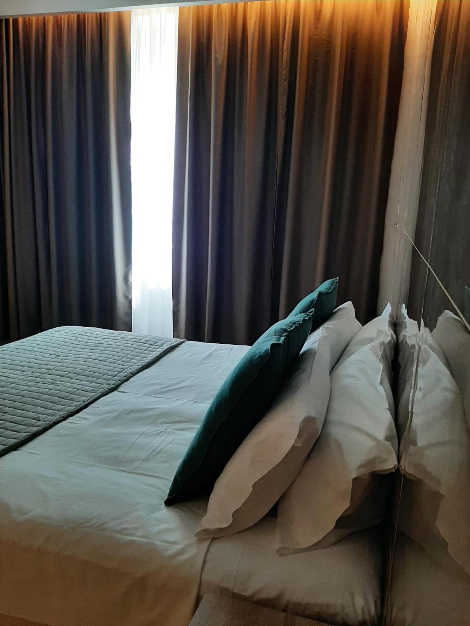 Baaria Apartment Barcellona-Pozzo di Gotto Bagian luar foto