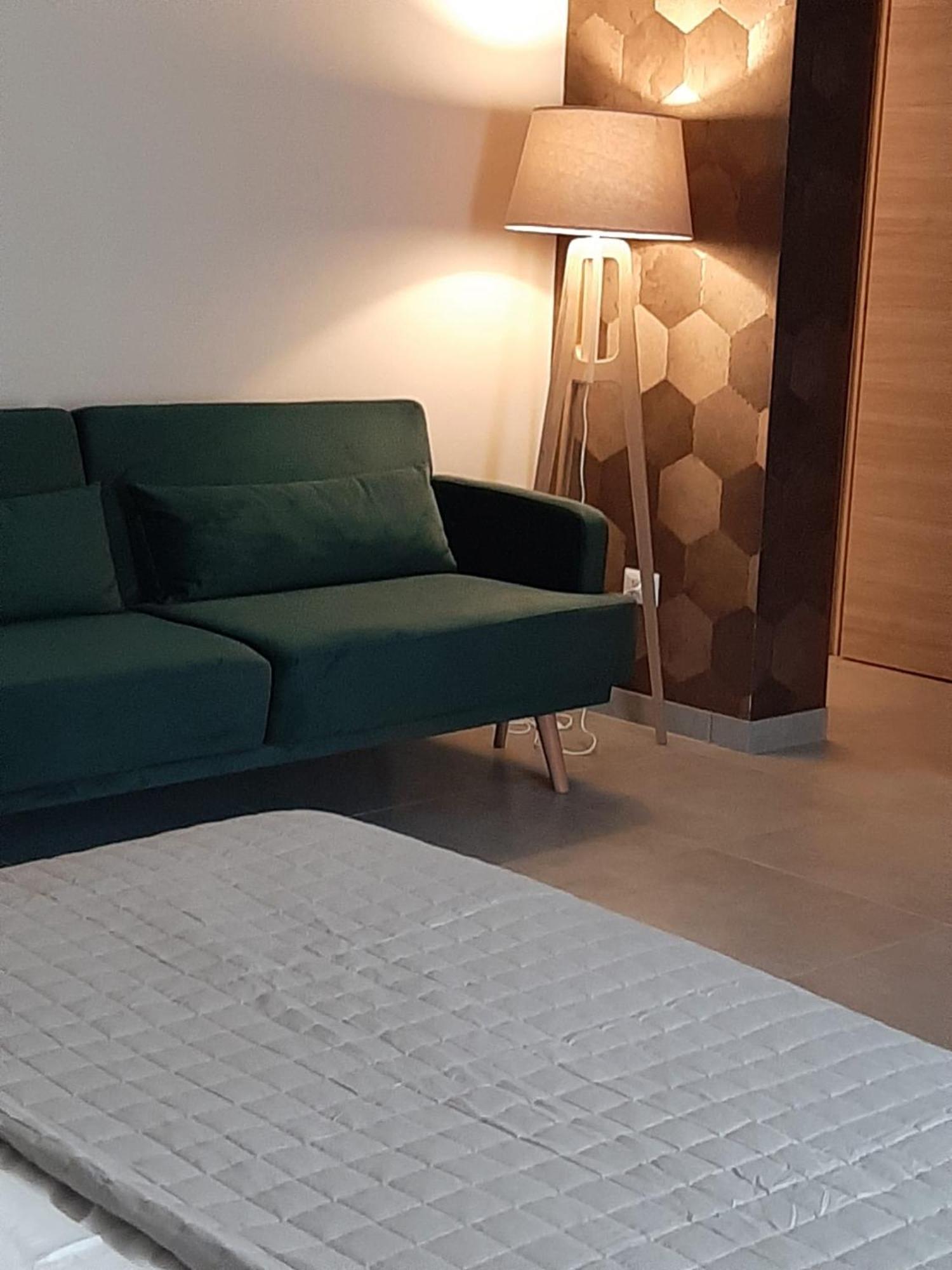 Baaria Apartment Barcellona-Pozzo di Gotto Bagian luar foto