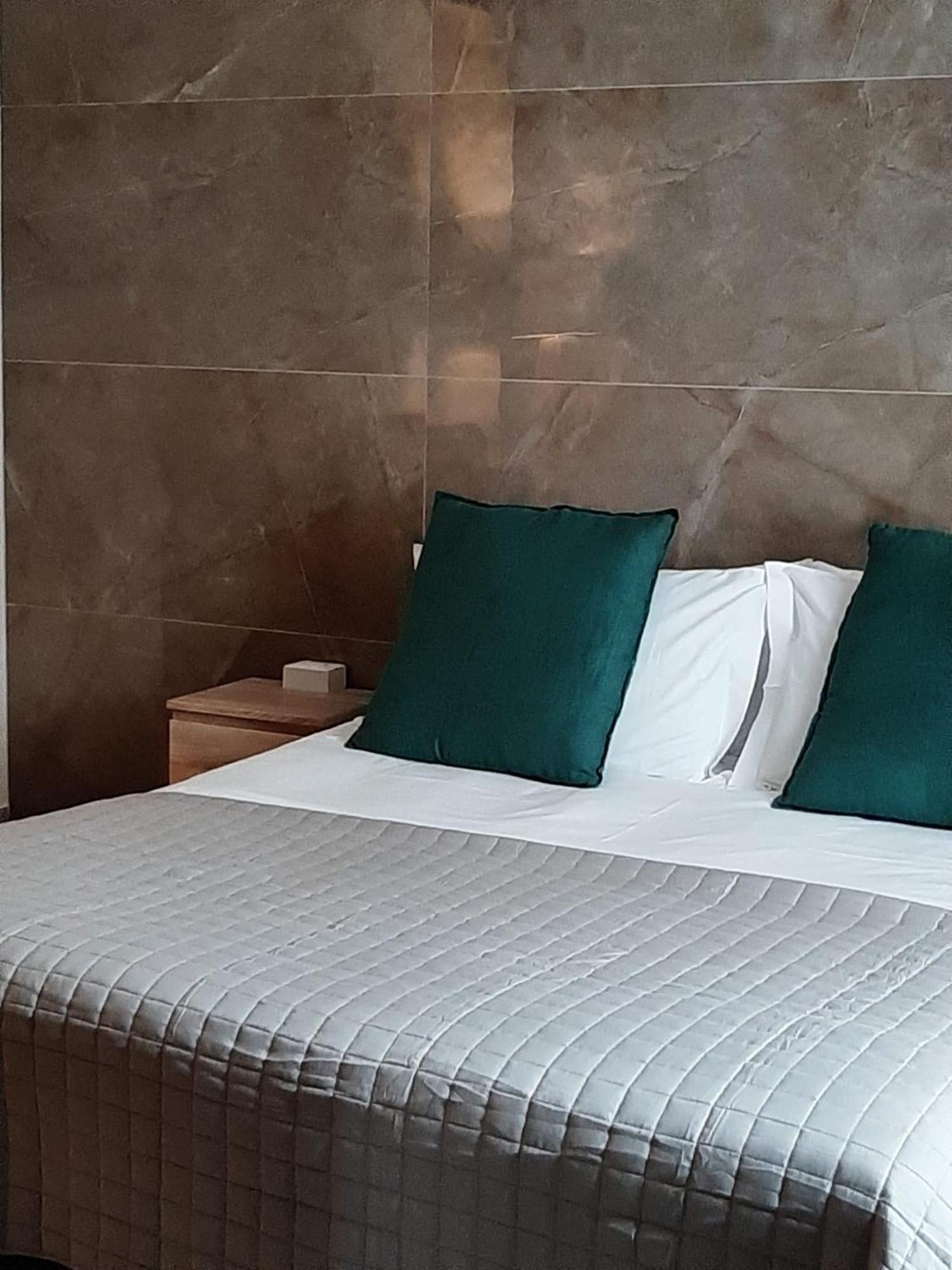 Baaria Apartment Barcellona-Pozzo di Gotto Bagian luar foto