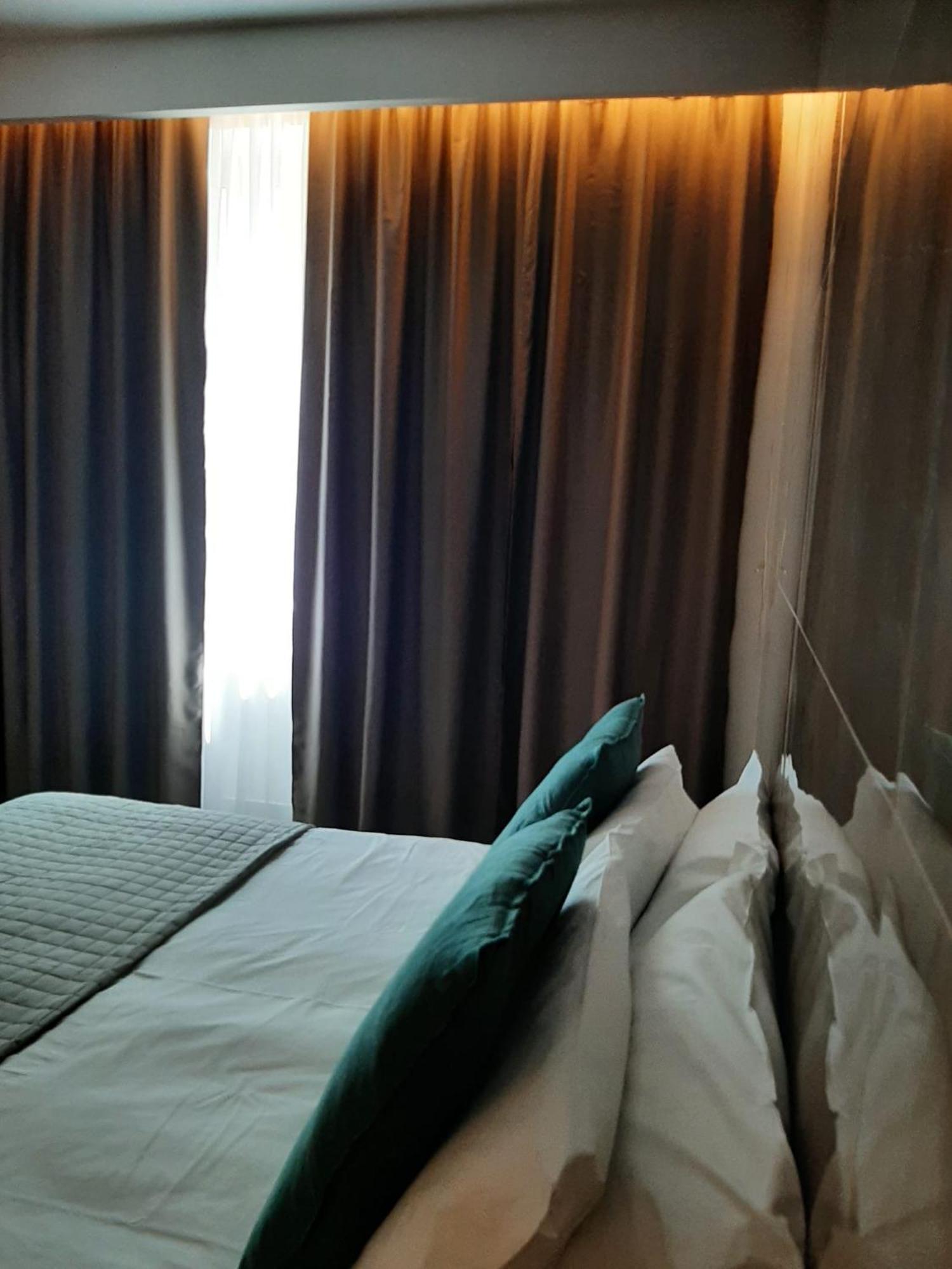 Baaria Apartment Barcellona-Pozzo di Gotto Bagian luar foto