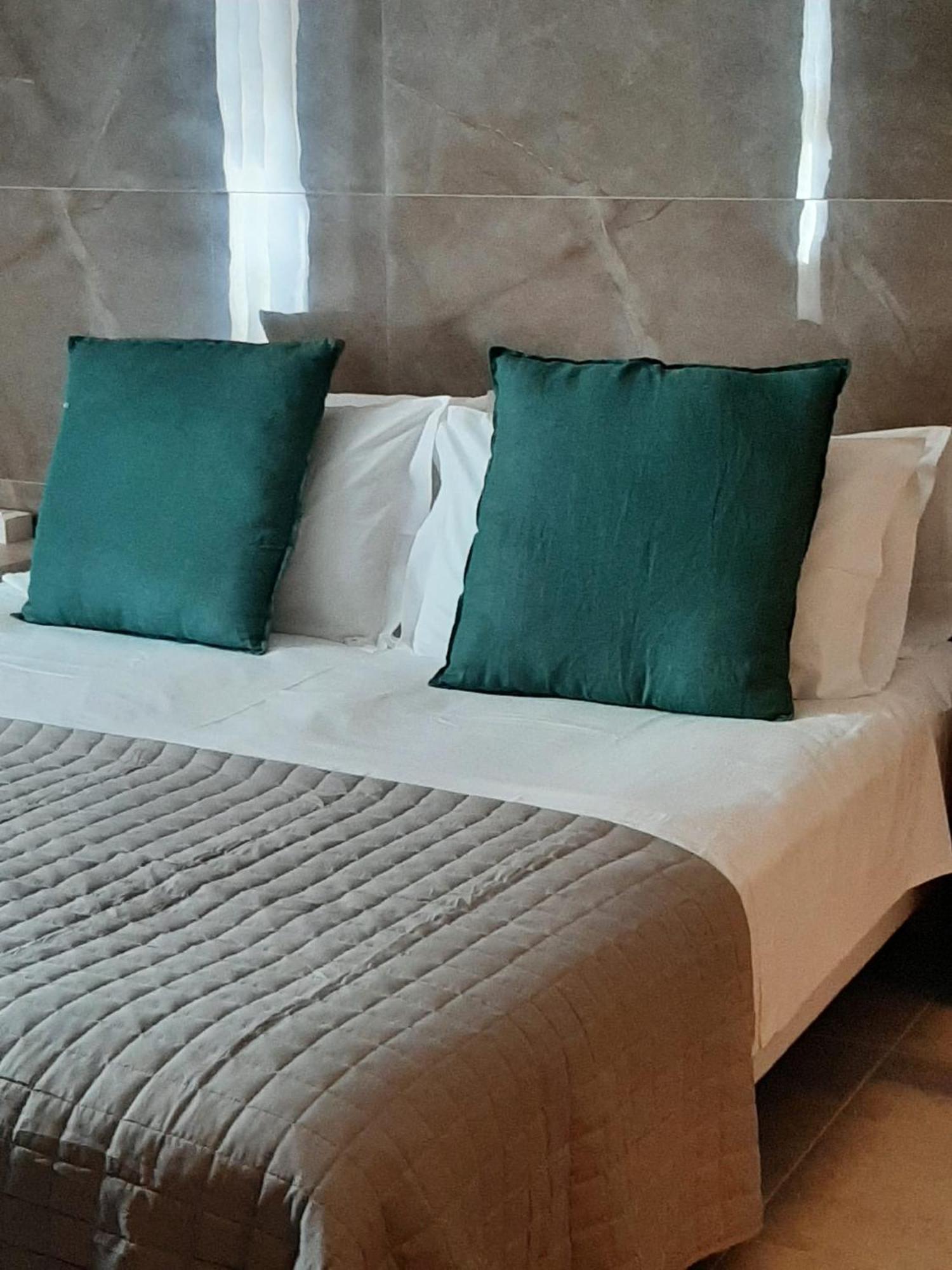 Baaria Apartment Barcellona-Pozzo di Gotto Bagian luar foto