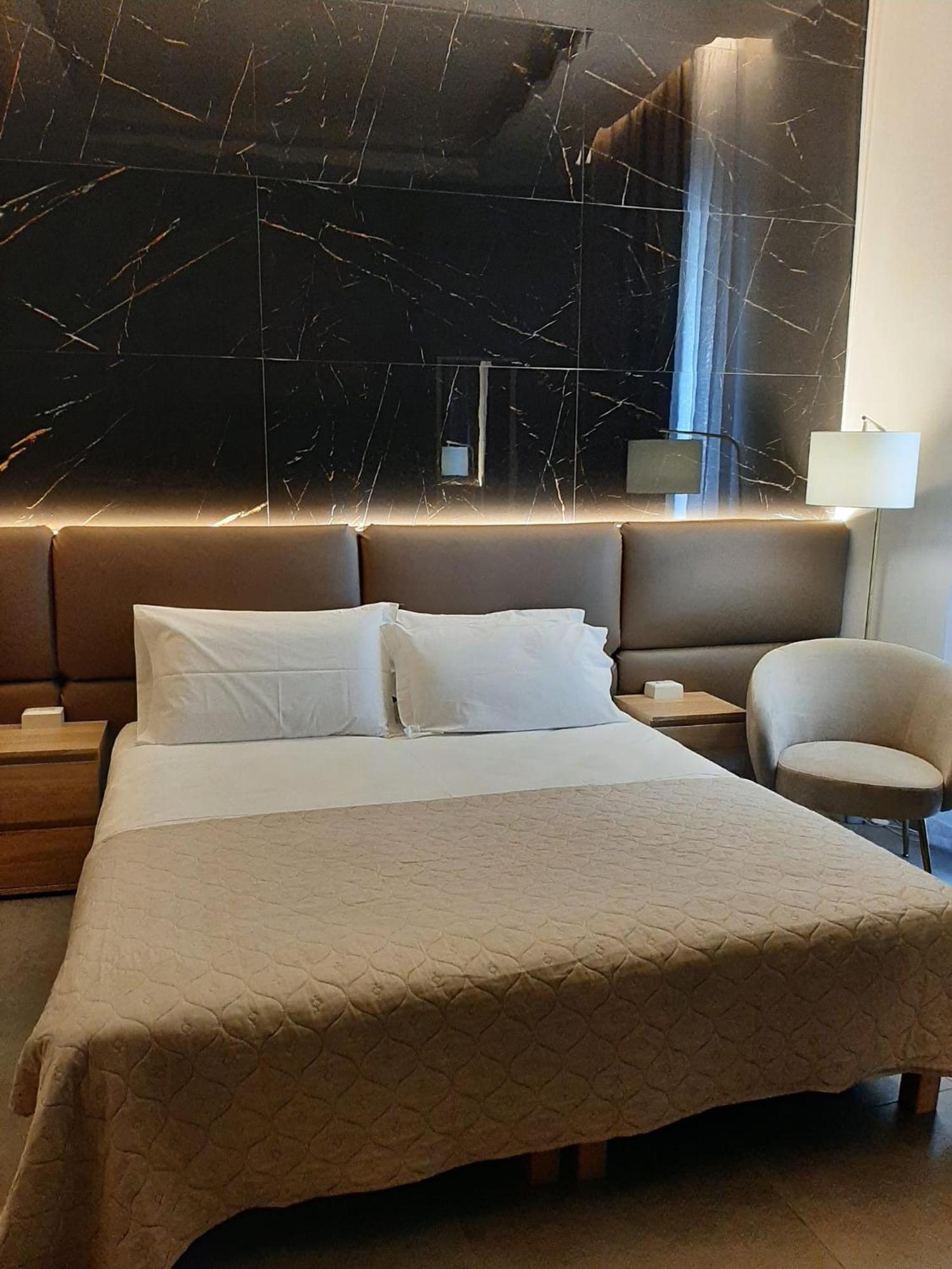 Baaria Apartment Barcellona-Pozzo di Gotto Bagian luar foto