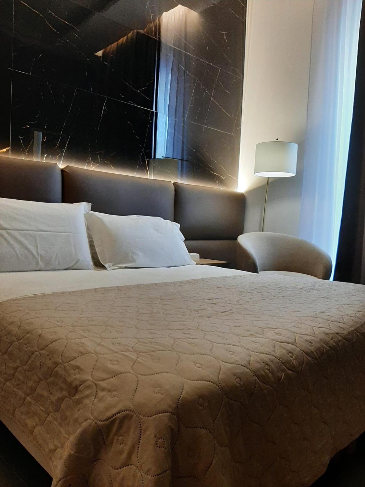 Baaria Apartment Barcellona-Pozzo di Gotto Bagian luar foto